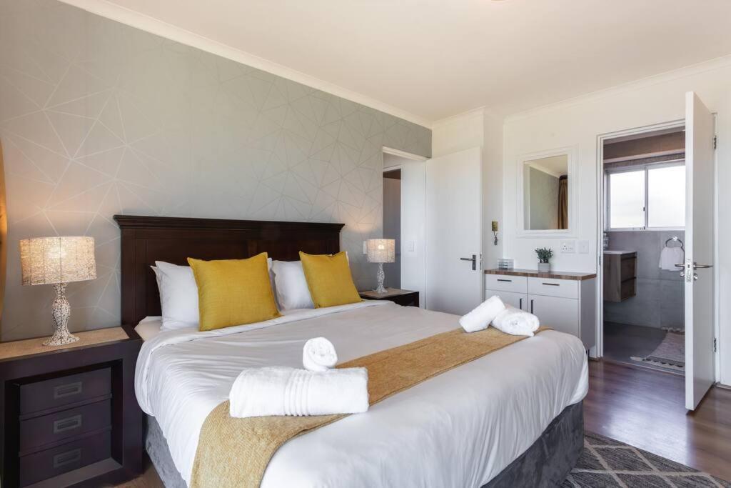 El Mufasa Beachfront With Stunning Views * Cape Town